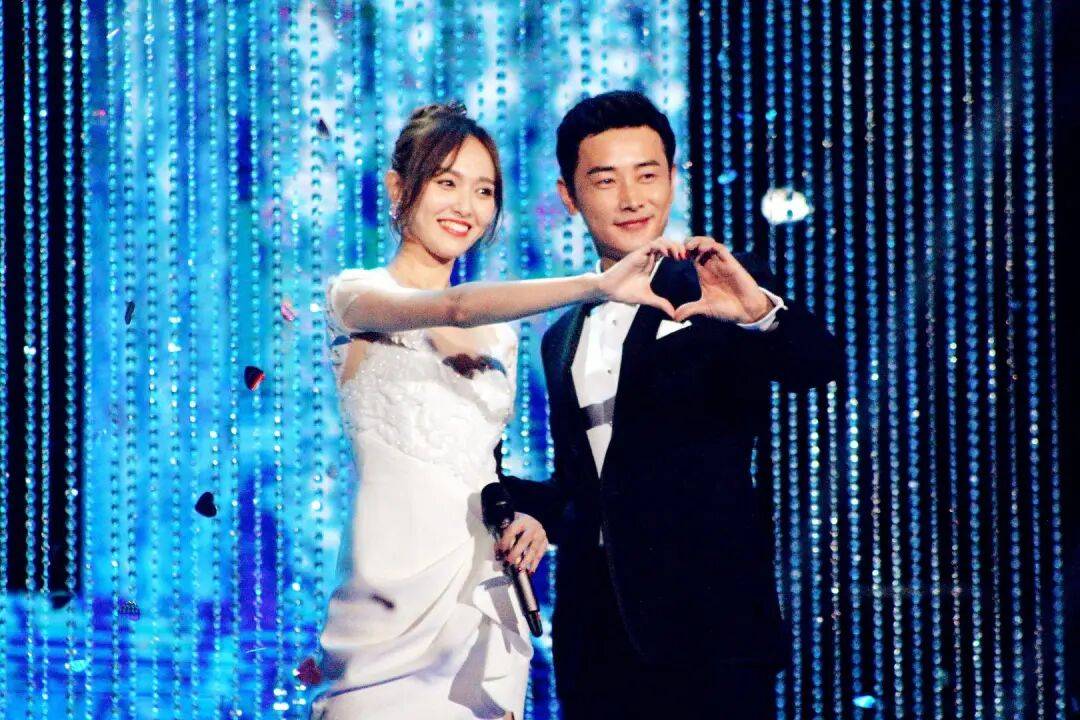 曝内娱著名恩爱夫妻已离婚<strong></p>
<p>上港集团股票</strong>，演员“唐嫣 罗晋”冲上热搜，天眼查显示两人无商业关联