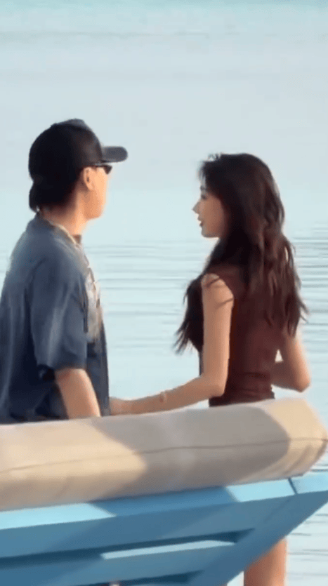 考古|胡彦斌易梦玲恋情曝光!相差16岁横跨歌手网红领域<strong></p>
<p>上港集团股票</strong>,25年底最让人震惊的情侣出现