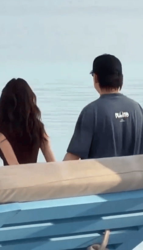 考古|胡彦斌易梦玲恋情曝光!相差16岁横跨歌手网红领域<strong></p>
<p>上港集团股票</strong>,25年底最让人震惊的情侣出现