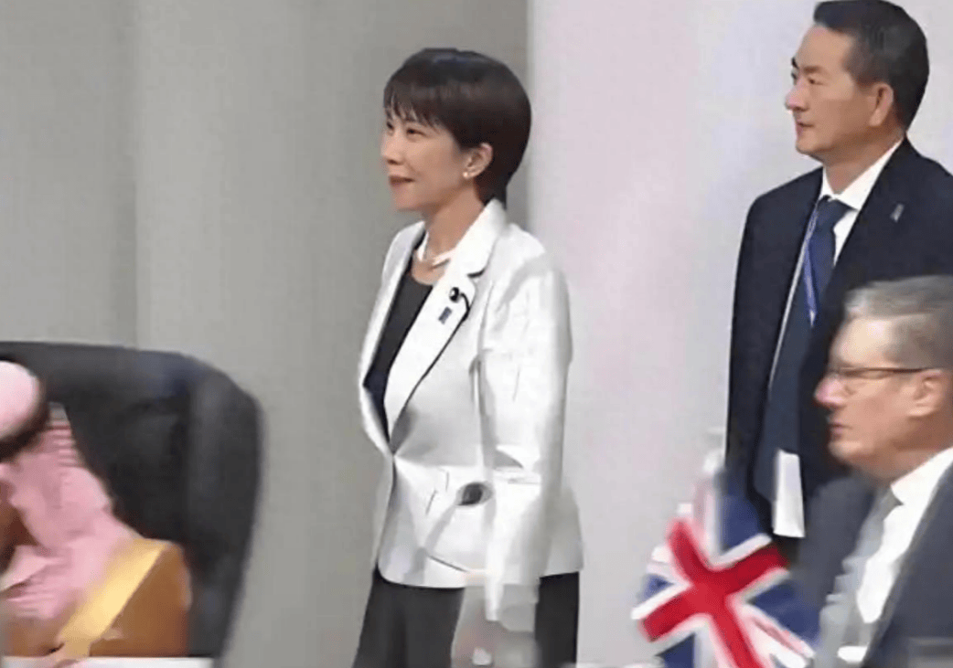 高市早苗G20上“炮轰”俄罗斯，王毅对她换了称呼，3国当场力挺中国！