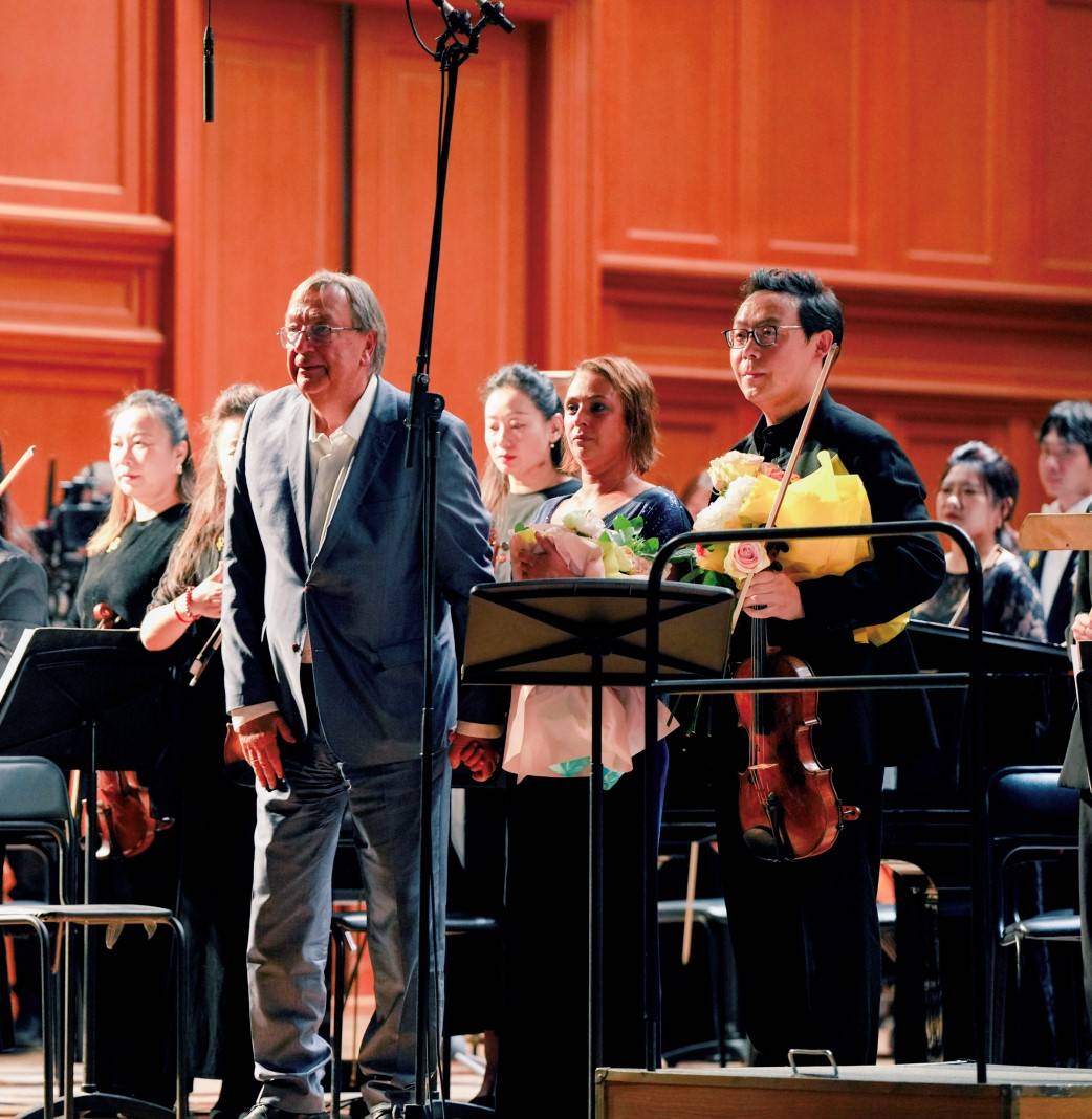 《弦上的浪漫:张铠麟演奏中提琴经典作品选》奏响中提琴的时代交响