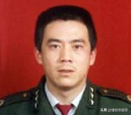 无间道?山西警察中队长抢运钞车<strong></p>
<p>立讯精密股票</strong>,被同事百发子弹乱枪击毙