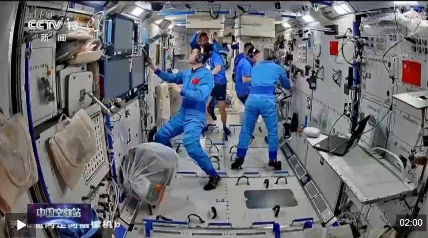 首次应急发射<strong></p>
<p>立讯精密股票</strong>!神舟二十二号飞船发射圆满成功!飞船上装了啥?怎么装?一文揭秘