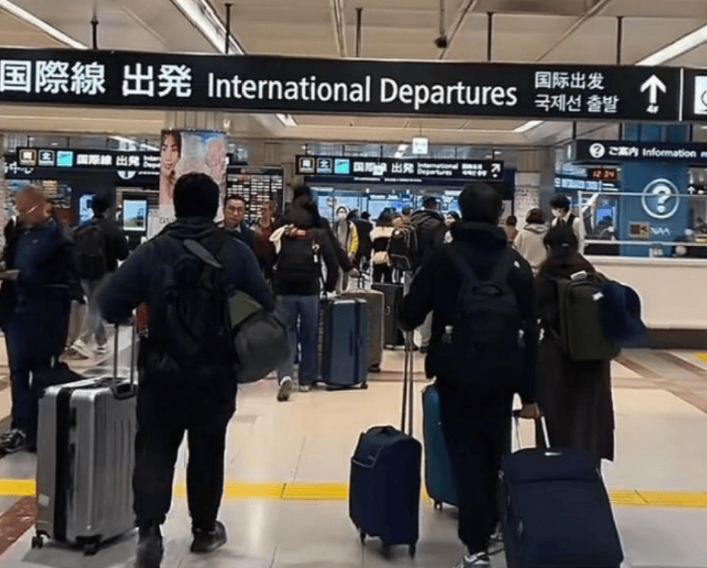 日本多次不宣而战<strong></p>
<p>启明星辰股票</strong>，中国不得不防，高市早苗沉默之际，国人紧急返华