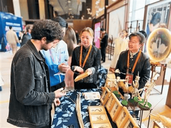 马克龙一路追着它俩<strong></p>
<p>中信建投股票</strong>，抢先一步要访华！