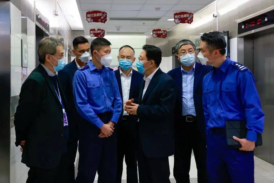 周霁、农融探望慰问火灾伤者和受影响居民