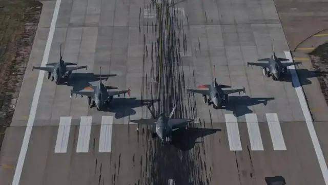 我们落后了?土耳其完成“世界首次无人机发射空空弹”<strong></p>
<p>长信科技股票</strong>,性能如何