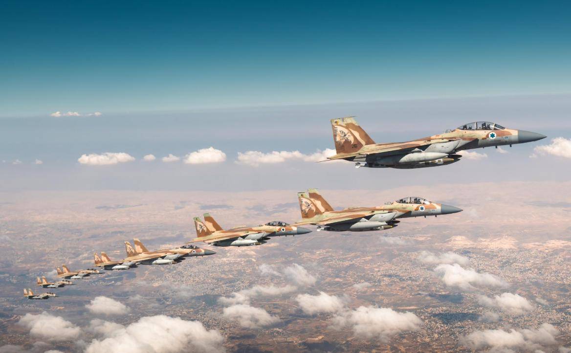 雷达锁定以军F-15<strong></p>
<p>中航重机股票</strong>，导弹开火全打偏：伊朗终于明白枭龙歼10的厉害