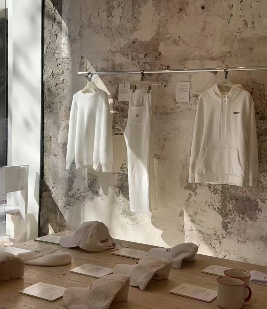 法国人在上海开店<strong></p>
<p>江淮汽车股票</strong>，只卖白色衣服竟然火了丨上海滩上洋掌柜