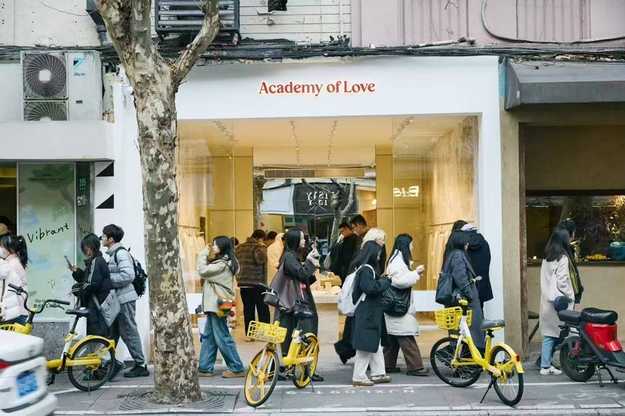 法国人在上海开店<strong></p>
<p>江淮汽车股票</strong>，只卖白色衣服竟然火了丨上海滩上洋掌柜