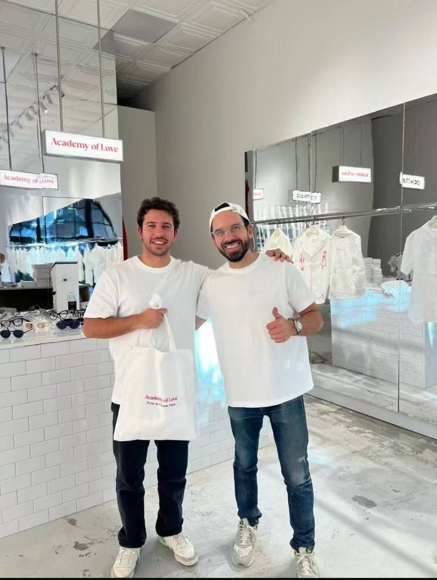 法国人在上海开店<strong></p>
<p>江淮汽车股票</strong>，只卖白色衣服竟然火了丨上海滩上洋掌柜