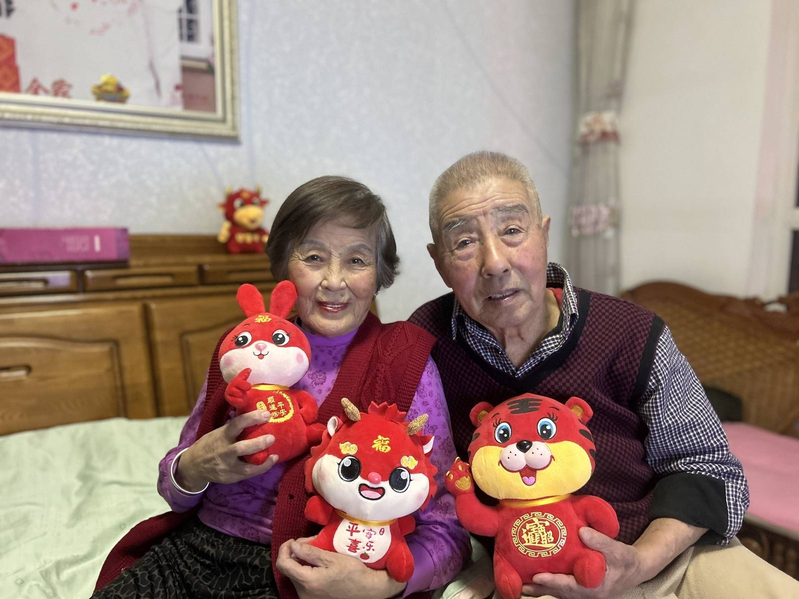 女子晒照对比奶奶自爷爷去世9个月后变化:再也不是时髦的老太太了<strong></p>
<p>江淮汽车股票</strong>,评论区泪目