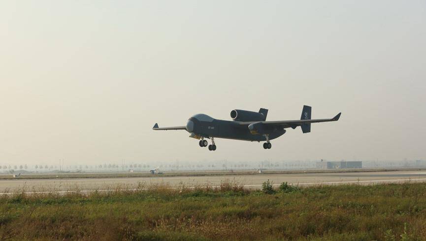 中国“空中航母”首飞成功<strong></p>
<p>高德红外股票</strong>!