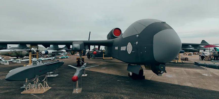 中国“空中航母”首飞成功<strong></p>
<p>高德红外股票</strong>!