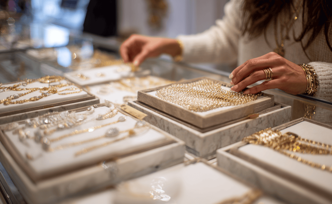 潮汕老板卖0.1克黄金<strong></p>
<p>高德红外股票</strong>，今年已进账62亿