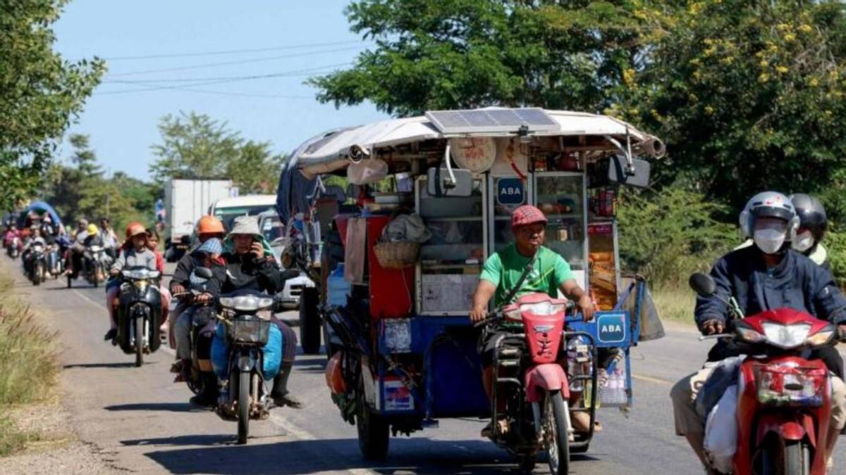 中企承建大桥被炸毁<strong></p>
<p>股票人</strong>，泰军航母出动，拉起海上封锁线，打到柬埔寨低头认输为止！