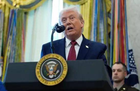 特朗普气急败坏<strong></p>
<p>奋达科技股票</strong>，在白宫大骂泰柬不长眼，就怕明年的诺贝尔和平奖又飞了！