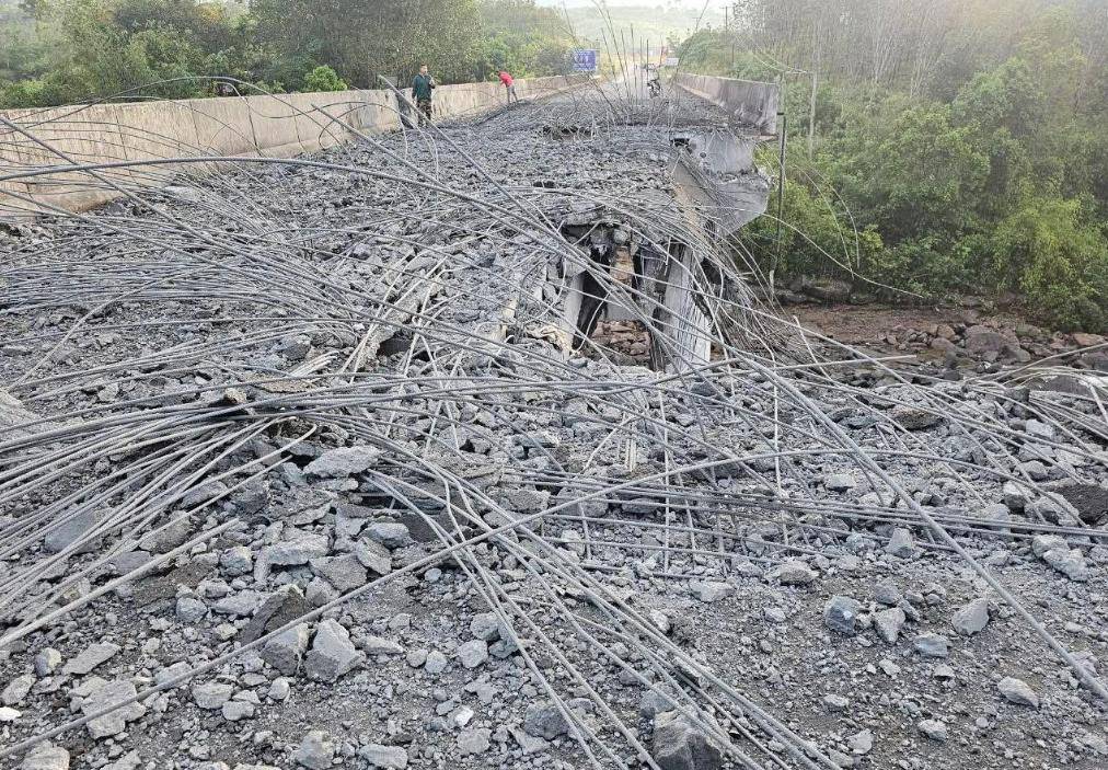 炸大桥<strong></p>
<p>奋达科技股票</strong>,炸赌场,F-16突防红旗12,泰国拒绝停火,跟特朗普唱反调