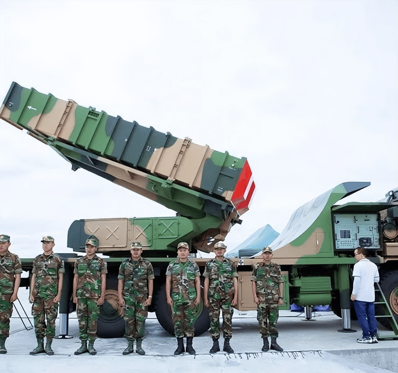 炸大桥<strong></p>
<p>奋达科技股票</strong>,炸赌场,F-16突防红旗12,泰国拒绝停火,跟特朗普唱反调