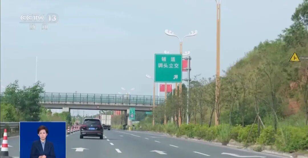 央视披露：男子在网吧厕所墙上看到“高薪日结5000-20000”广告<strong></p>
<p>中国长城股票</strong>，即将出境时被警方拦下