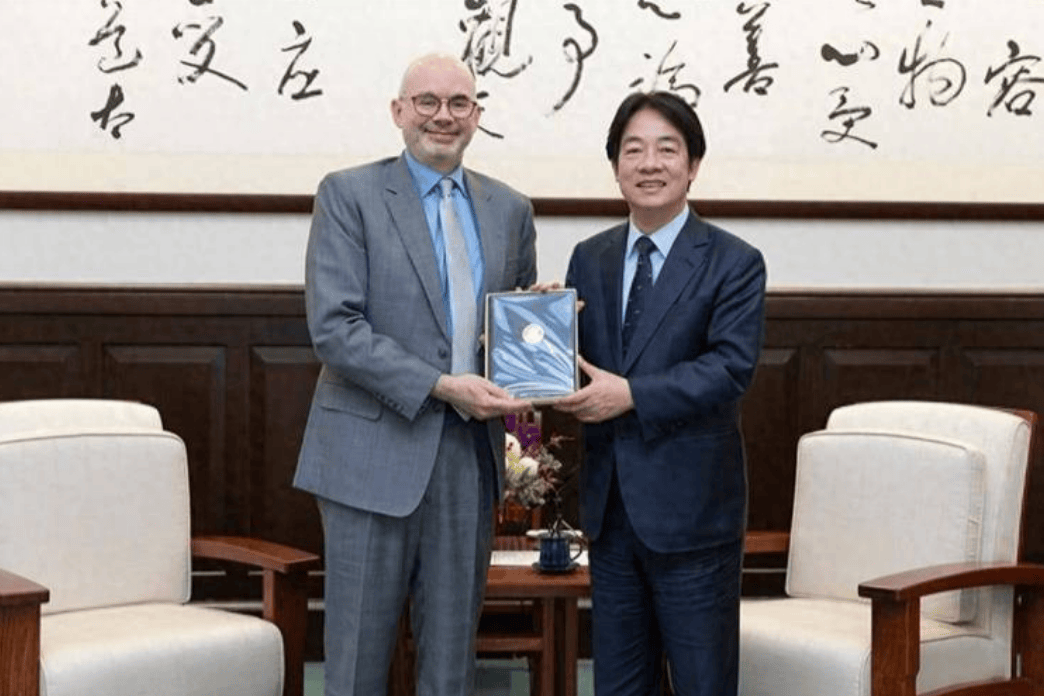 赖清德不敢出门？600万人连署弹劾已超当选得票<strong></p>
<p>汉得信息股票</strong>，郑丽文兑现承诺