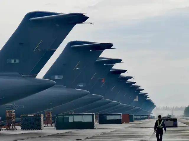 新款中型运输机运-30成功首飞<strong></p>
<p>汉得信息股票</strong>,网友:要搞AC-130那样的炮艇机?