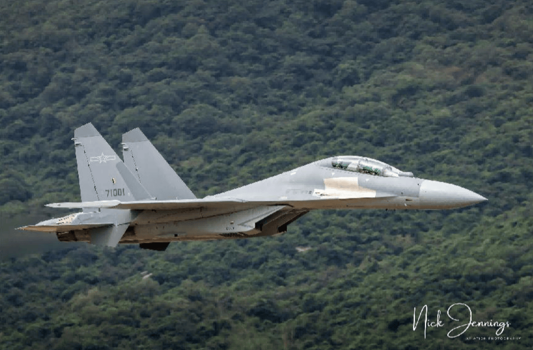 央视“泄露天机”：空军8架歼-16打6架阵风<strong></p>
<p>潮宏基股票</strong>！网友称“杀鸡用牛刀”