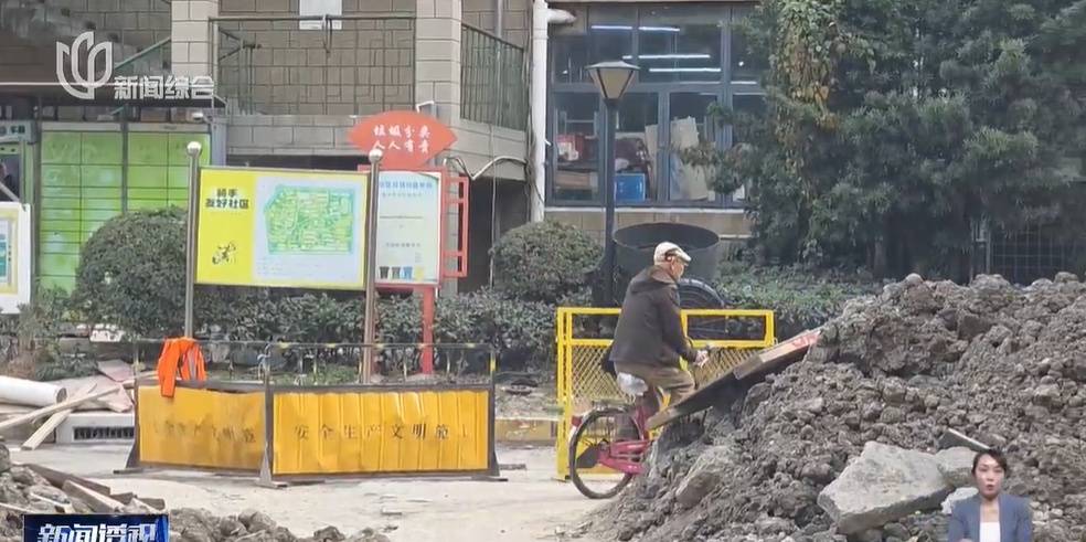 太夸张！上海人比比谁家楼下井盖多！有人家门口100个<strong></p>
<p>金信诺股票</strong>，“走路难！到处都像贴膏药”...