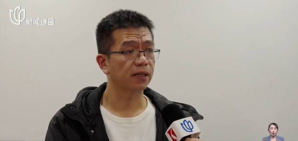 太夸张！上海人比比谁家楼下井盖多！有人家门口100个<strong></p>
<p>金信诺股票</strong>，“走路难！到处都像贴膏药”...