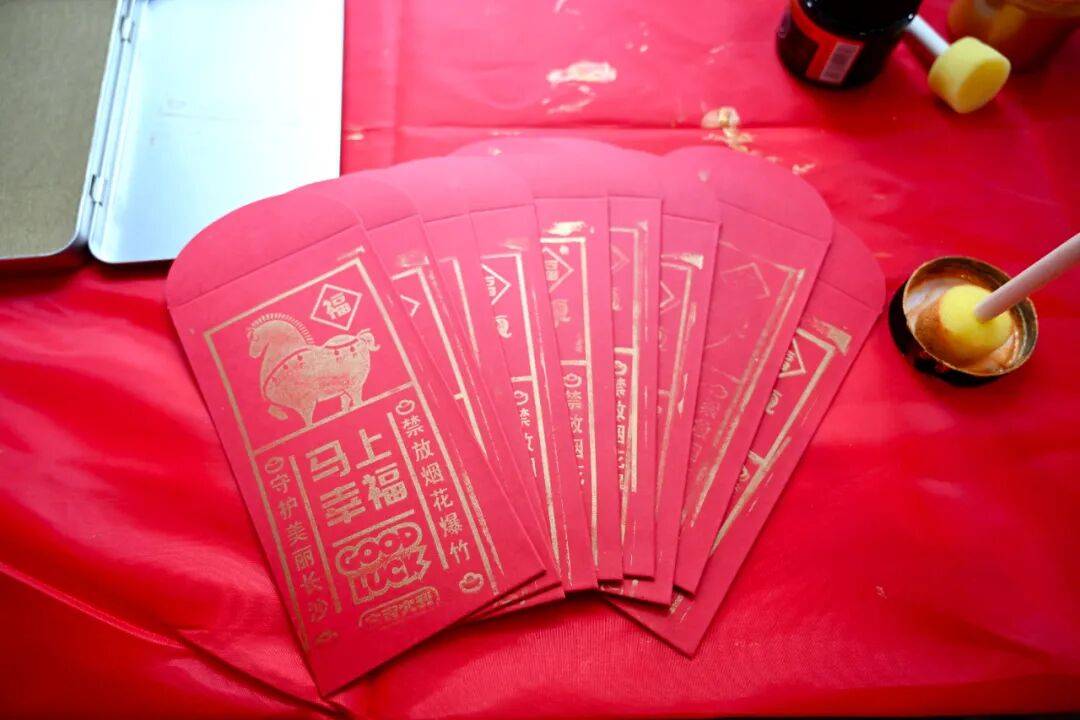 环保市集进社区<strong></p>
<p>中国重汽股票</strong>，美丽长沙青年突击队开福分队领跑烟花禁放新风尚