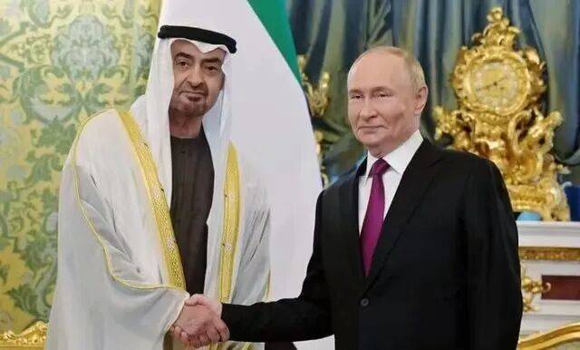 伊朗首都启动战时避难设施建设规划<strong></p>
<p>万泰生物股票</strong>，将在霍尔木兹海峡实弹军演，伊外长与多国外长通话，欧盟宣布制裁并将革命卫队列为“恐怖组织”