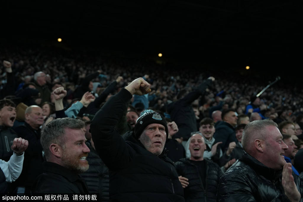 揭秘C罗回归曼联背后的战术与情感：滕哈赫的秘密武器与球迷的期待