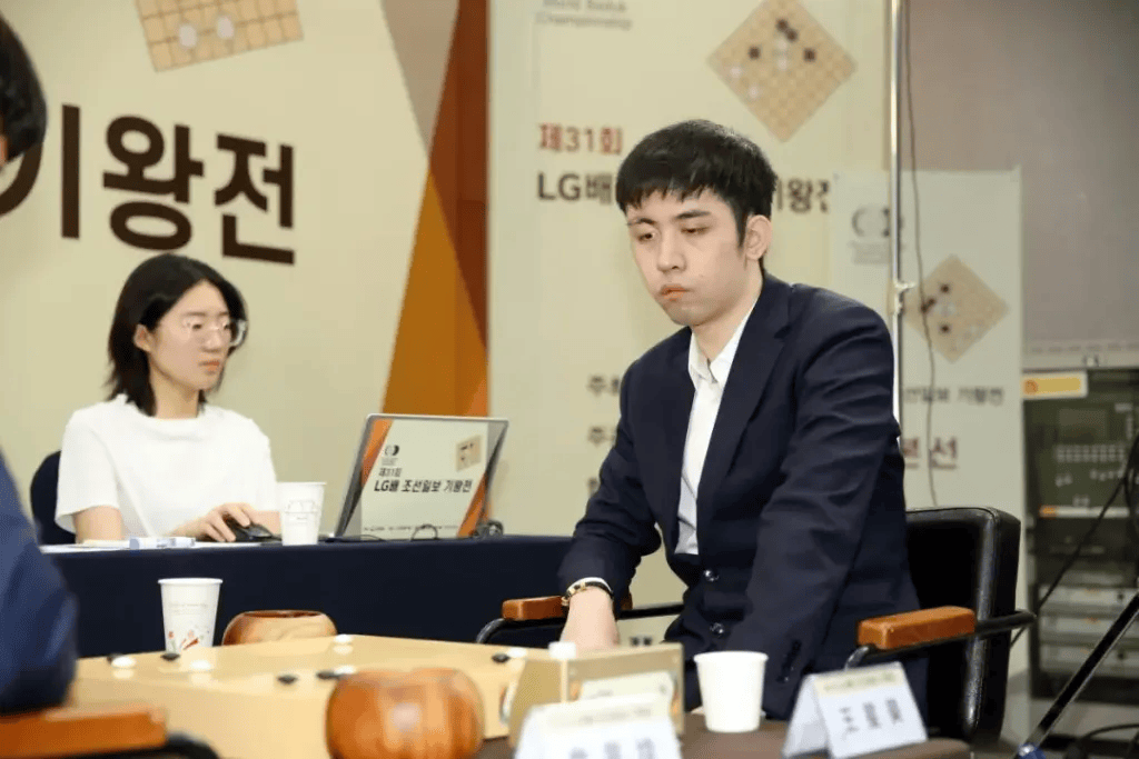 逆转夺下LG杯世界冠军<strong></p>
<p>虚拟币价格</strong>，当年的顽童已成中国围棋的领军人物